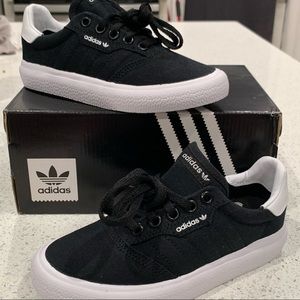 Adidas 3MC J black skateboard youth shoe